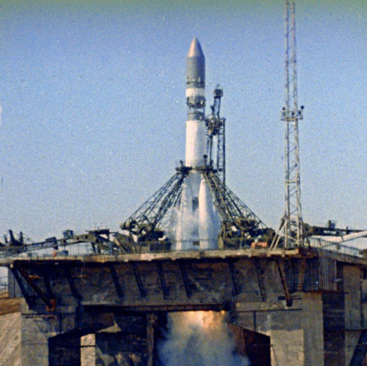 wtz's tweet photo. On Apr 12, 1961, 65 y ago, Soviet #cosmonaut  Yuri #Gagarin became first human to journey into outer space &amp; orbit the Earth

Happy #SpaceDay to 
cosmonaut #astronaut  #taikonaut !

#Vostok 
#FirstInSpace 
#roscosmos 
#baikonur 
#cosmodrome 
#sputnik 
#spacestation 
#iss #nasa https://t.co/4XR6Ua2EUK