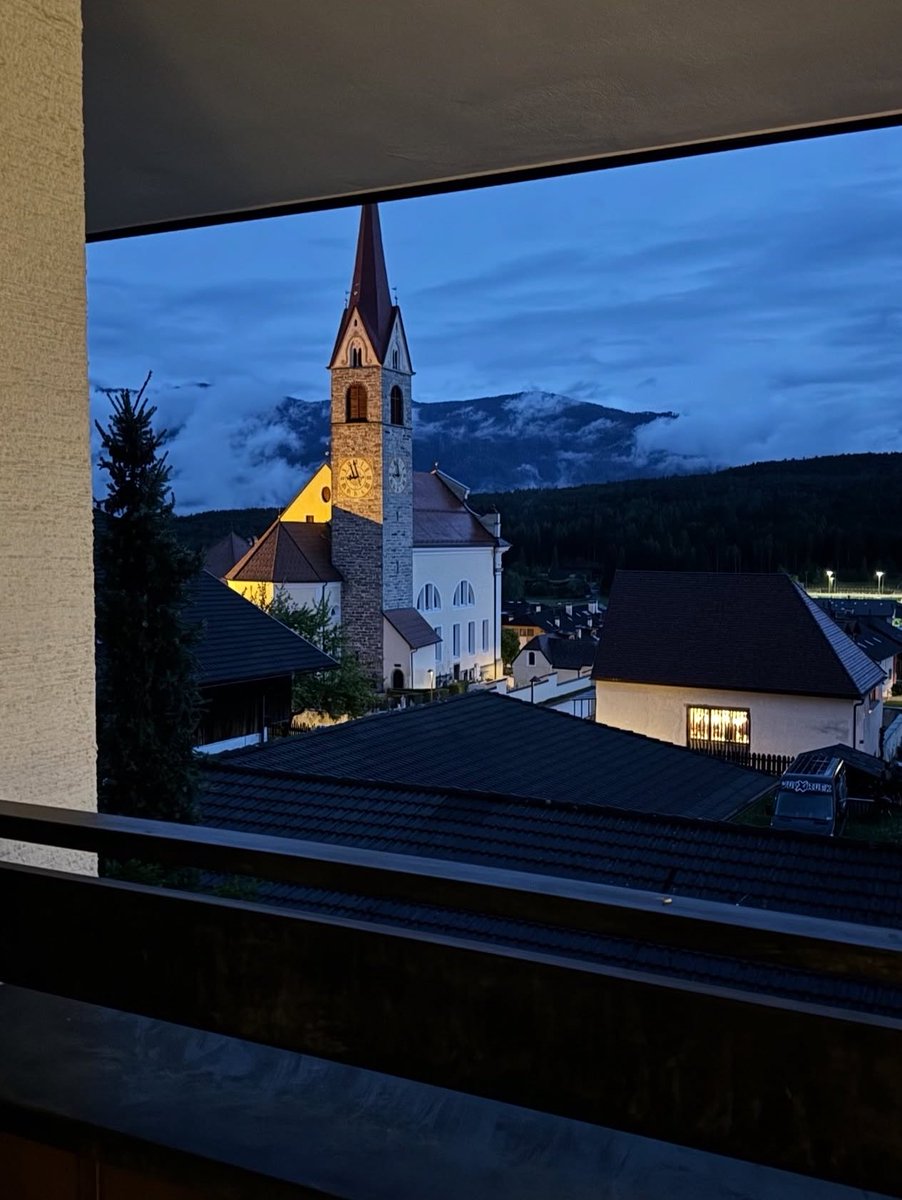 لارا tweet media