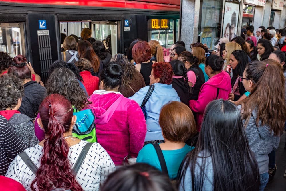 BowTiedPassport tweet media