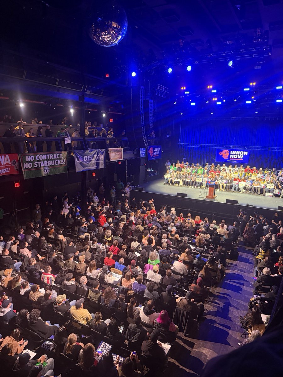 Anna Bahr tweet media