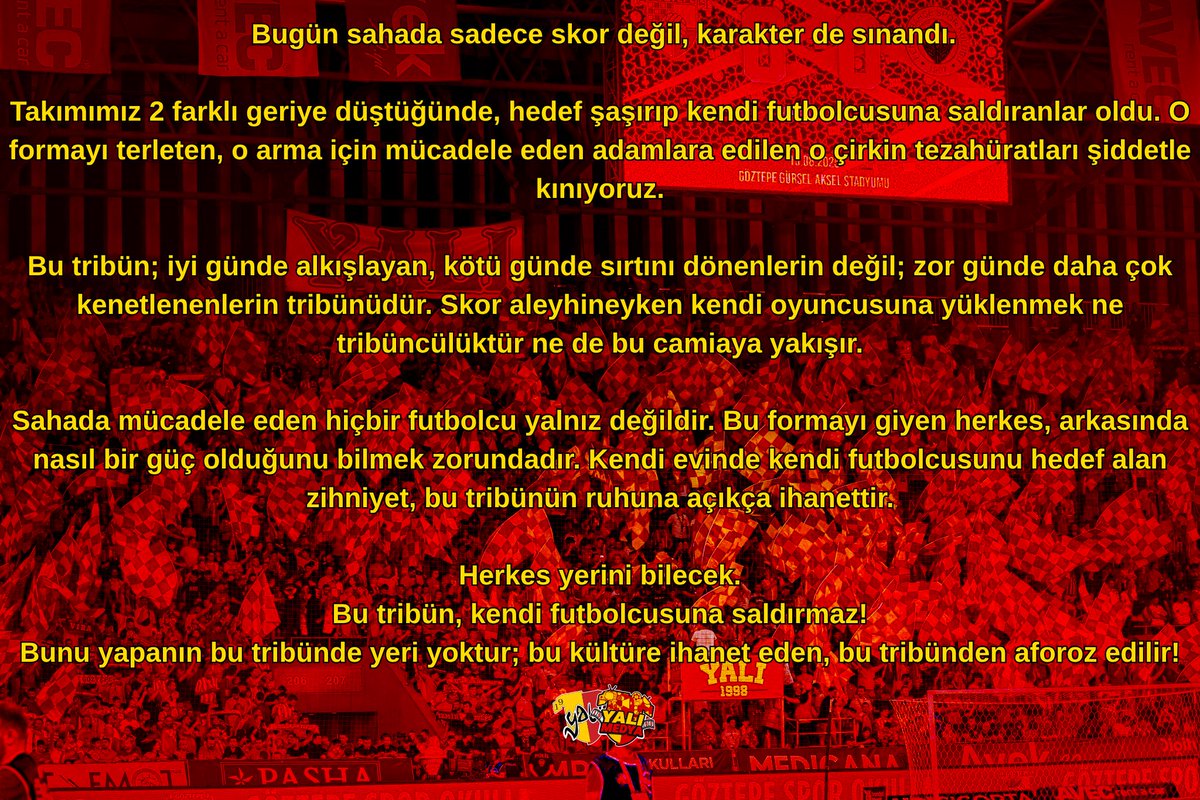 YALIDERNEGI's tweet photo. Bugün sahada sadece skor değil, karakter de sınandı.

Takımımız 2 farklı geriye düştüğünde, hedef şaşırıp kendi futbolcusuna saldıranlar oldu. O formayı terleten, o arma için mücadele eden adamlara edilen o çirkin tezahüratları şiddetle kınıyoruz.

Bu tribün; iyi günde alkışlayan, kötü günde sırtını dönenlerin değil; zor günde daha çok kenetlenenlerin tribünüdür. Skor aleyhineyken kendi oyuncusuna yüklenmek ne tribüncülüktür ne de bu camiaya yakışır.

Sahada mücadele eden hiçbir futbolcu yalnız değildir. Bu formayı giyen herkes, arkasında nasıl bir güç olduğunu bilmek zorundadır. Kendi evinde kendi futbolcusunu hedef alan zihniyet, bu tribünün ruhuna açıkça ihanettir.

Herkes yerini bilecek.
Bu tribün, kendi futbolcusuna saldırmaz!
Bunu yapanın bu tribünde yeri yoktur; bu kültüre ihanet eden, bu tribünden aforoz edilir!