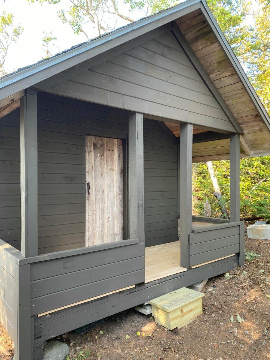 Zillow Gone Wild 🏡 tweet media