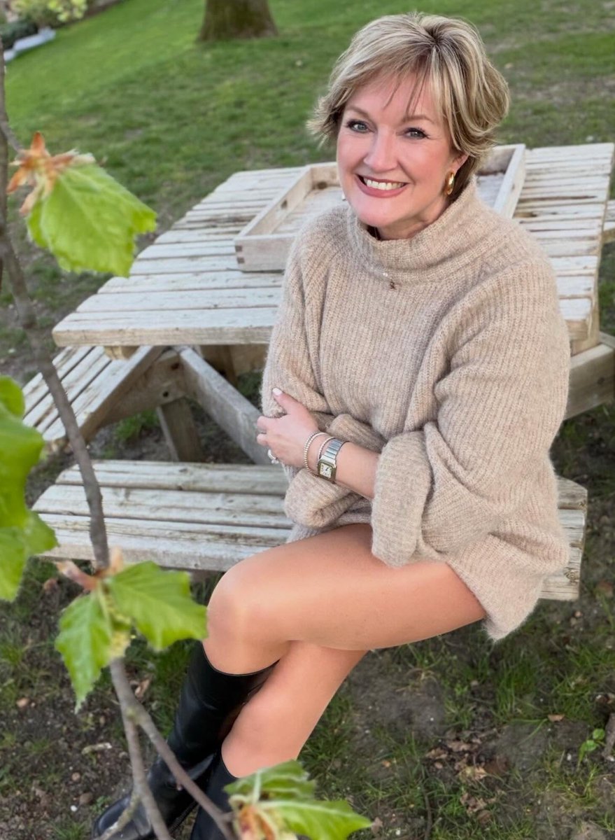 Sweater Puppies tweet media