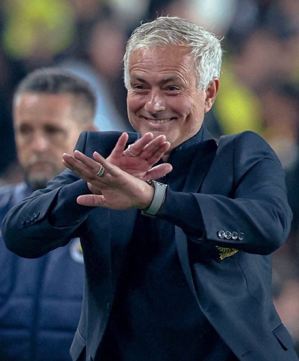 Chelsea’s biggest rival right now is consistency…
and consistency is winning comfortably 💀” 😆 🤣 😂 😹