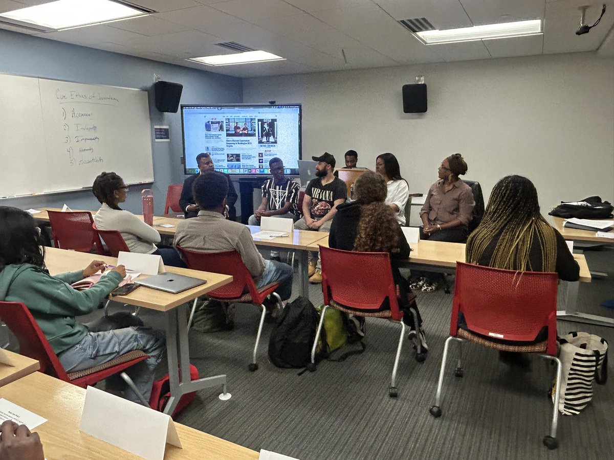 UJWDC's tweet photo. For week 5 of the Urban Journalism Workshop… We brought in a few pros in the digital space to discuss strategies for building a digital platform. @HolderSports  moderated this informative conversation. https://t.co/Is1LEIlWi8