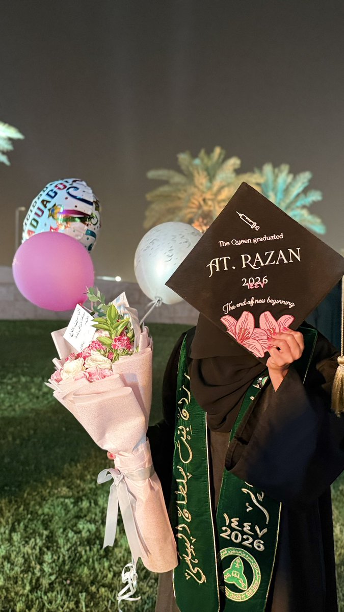 irazannice's tweet photo. ﴿وَآخِرُ دَعْوَاهُمْ أَنِ الْحَمْدُ لِلَّهِ رَبِّ الْعَالَمِينَ﴾

عظُم المراد فهان الطريق فجاءت لذة الوصول لتُمحي مشقّة السنين
تمَّ بحمدالله تخرجي من جامعة كاساو وحصولي على درجة البكالوريوس في تخصص تقنية التخدير بمرتبة الشرف الأولى🎓🤍🤍 https://t.co/uX45cR4FO3