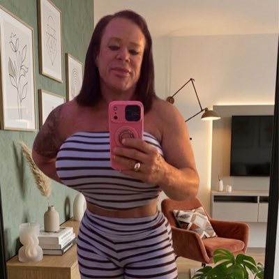 Angela Bajek tweet media