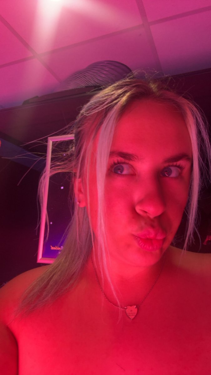 xoxPrincessKxox's tweet photo. Long time no see piggys ,can’t wait to get back chatting to you all 🙈💸🐷💖
#paypig #cashcow #findom #domme #weaksubs https://t.co/bRGaAFAbGB