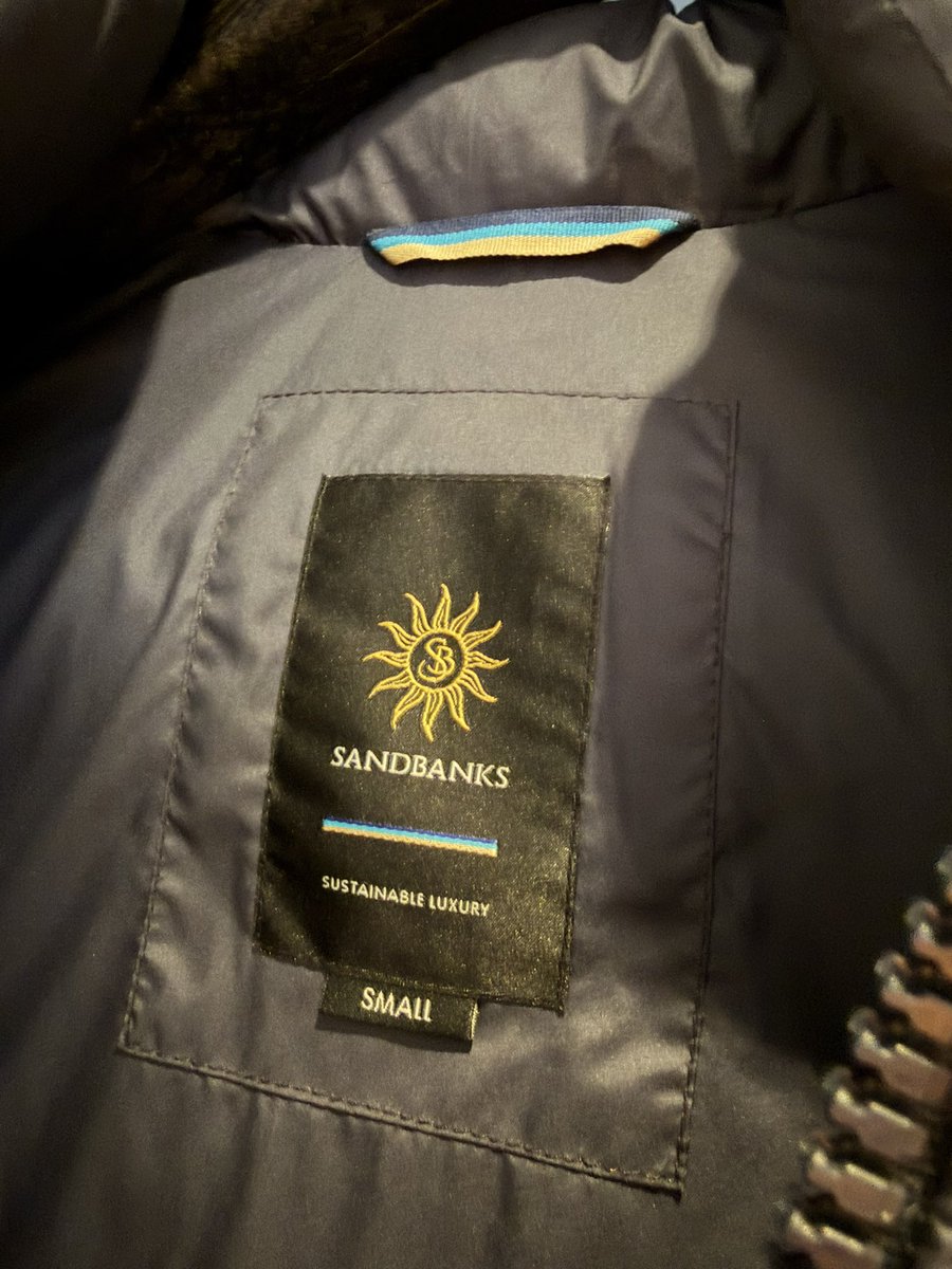 🚨FOR SALE 🚨

Sandbanks Ravine Mid Puffer Jacket

Size Small

Immaculate condition

RRP £725

£400 TYD

Add 4% if using G&amp;S

Please retweet 👍

#designer <a href="/TheCasualSniper/">𝓒𝓪𝓼𝓾𝓪𝓵 𝓢𝓷𝓲𝓹𝓮𝓻</a> <a href="/Mecloy3stripes/">NotLADiDaz ///</a> <a href="/T_C__B_S_T/">Typically Casual Buy/Sell/Trade</a>   <a href="/roundarway/">CRAIG /// ENGY</a> #sandbanks <a href="/Millicodnor/">Milli</a>