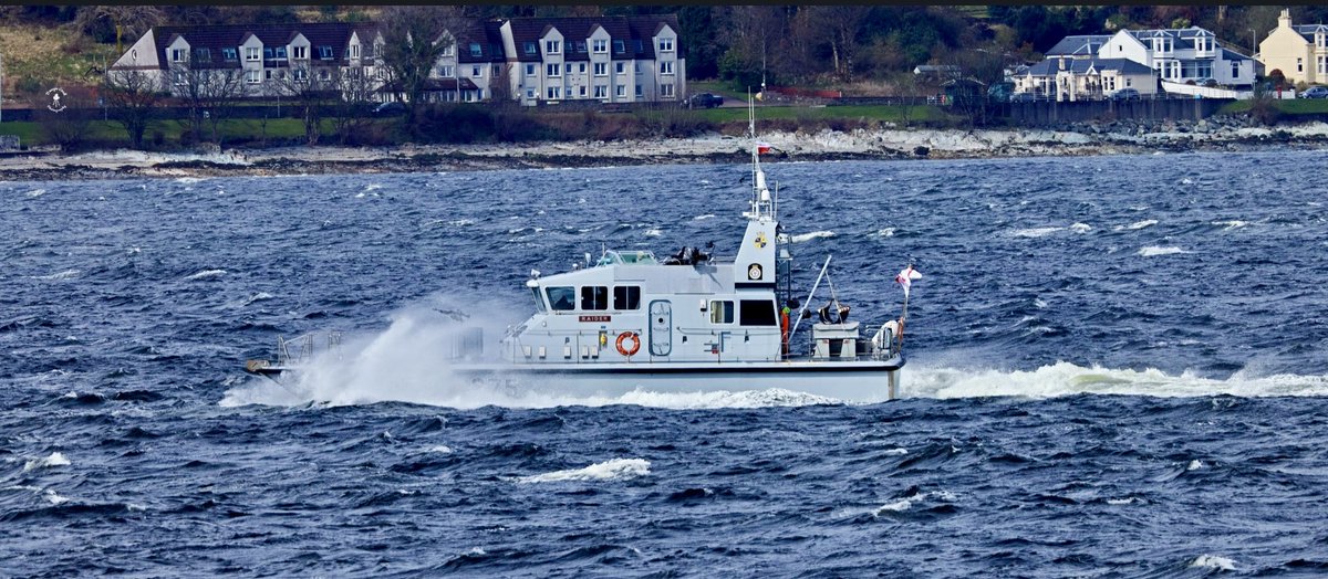 DougieCoullPix's tweet image. Few from this afternoon.

#submariner #submarine #hmnbclyde #maritime #shipping #modpolice #photography #vanguardclass