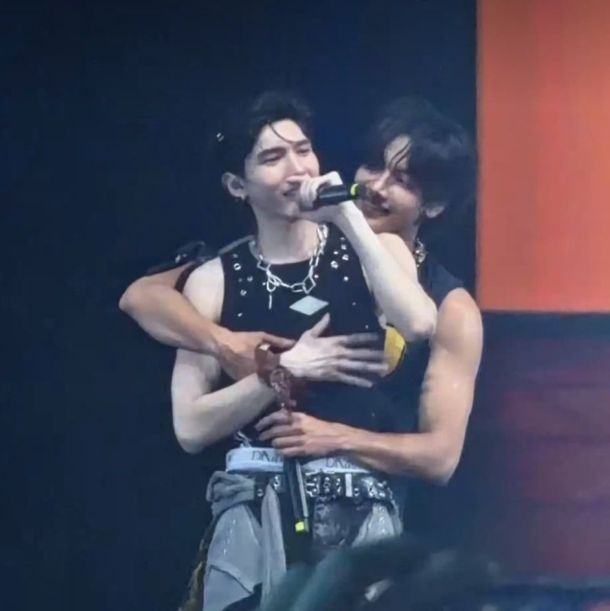 LoveForEarthMix's tweet image. Do Aou and Joong want to kiss tonight?

KPW SONGKRAN X JASPER 

#SuperFluid2026xJASPER
#joongarchen 
#aou_tnbknr