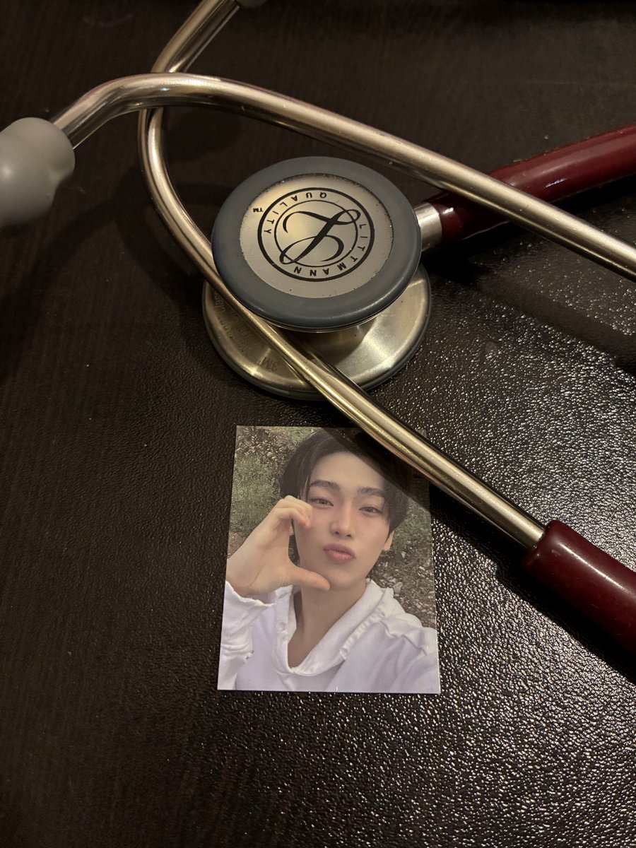 i’m turning 28 tomorrow and i was in the midst of a very severe existential crisis when a 9 year old patient happily pointed out the sunoo pic in my phone case. poor child’s been in the icu for a week bc of SLE complications. i promised her i’ll bring her sunoo pcs tomorrow 🩷