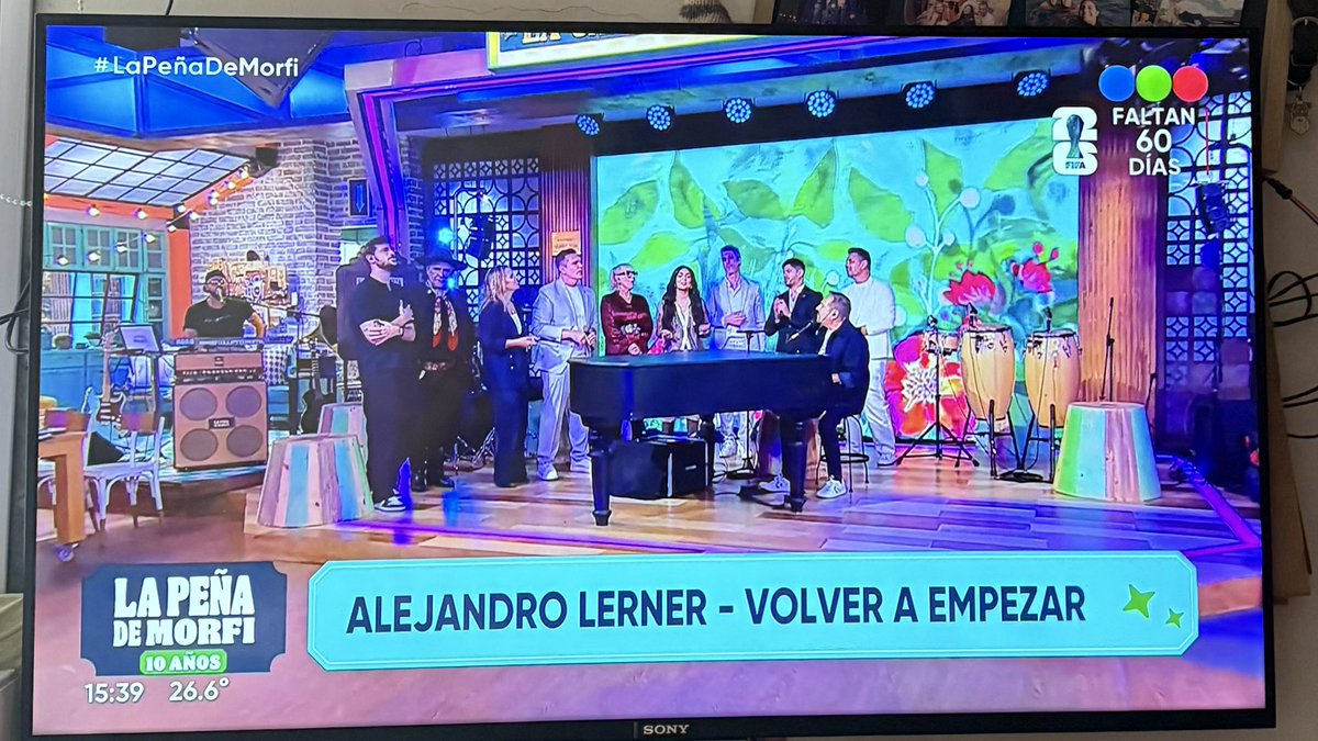 Siempre siempre hay que #volveraempezar GRACIAS <a href="/alelernerok/">Alejandro Lerner</a> por este himno #LaPeñaDeMorfi volvió con todoooo