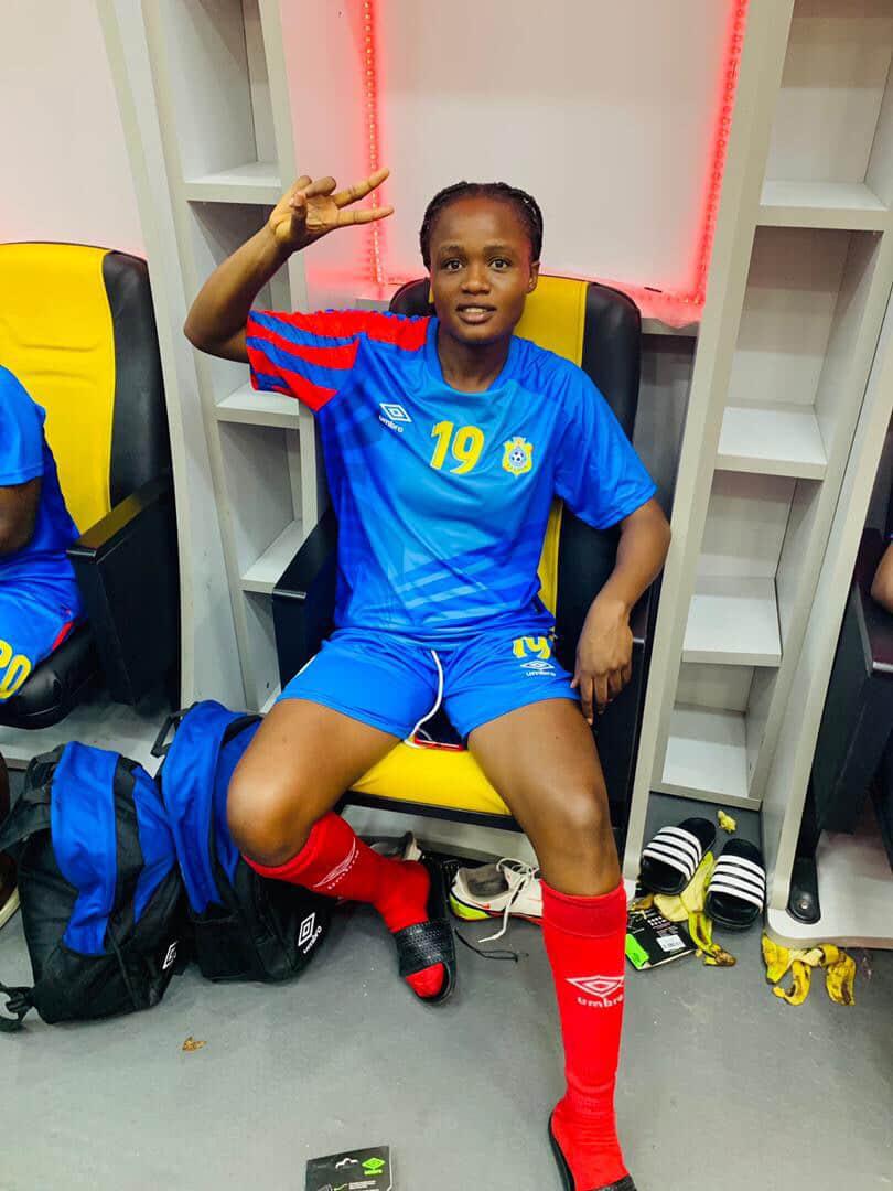 leopardsfoot's tweet image. 🐆Kalombo démarre en force !

Pour sa première sélection avec les Léopards seniors dames, Feza Kalombo a trouvé le chemin des filets.

Passée par le FCF Lupopo, elle a aussi porté les couleurs des Léopards U20.

#Congo #Leopards