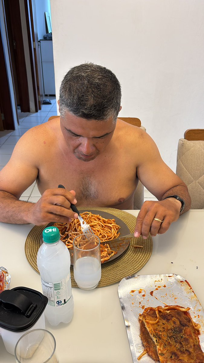 o menino mais otario da cidade tweet media