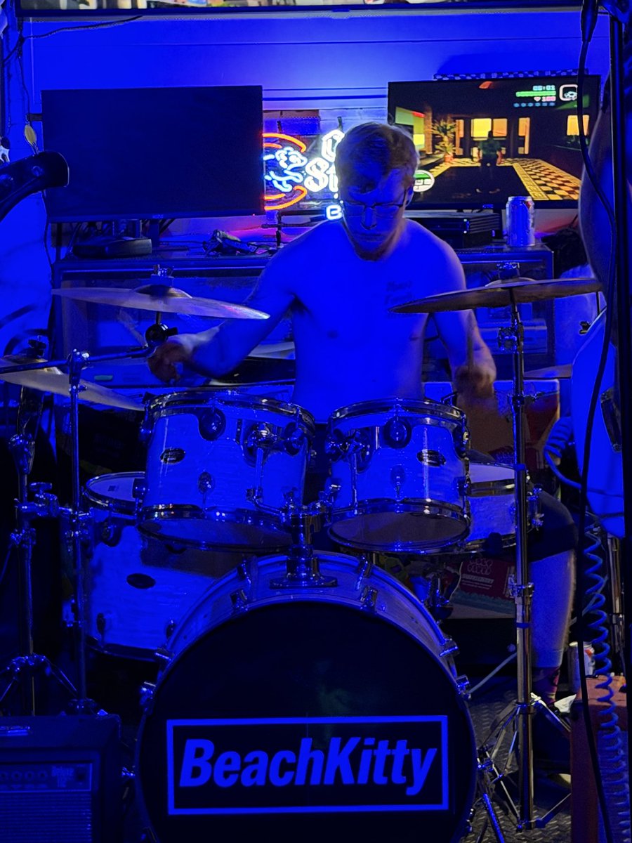 BeachKittyBand's tweet photo. had a blast playing at @HalfBakedBrew this past Friday. Can’t wait to do it again this Friday 😈😈 https://t.co/EEp504D8ol