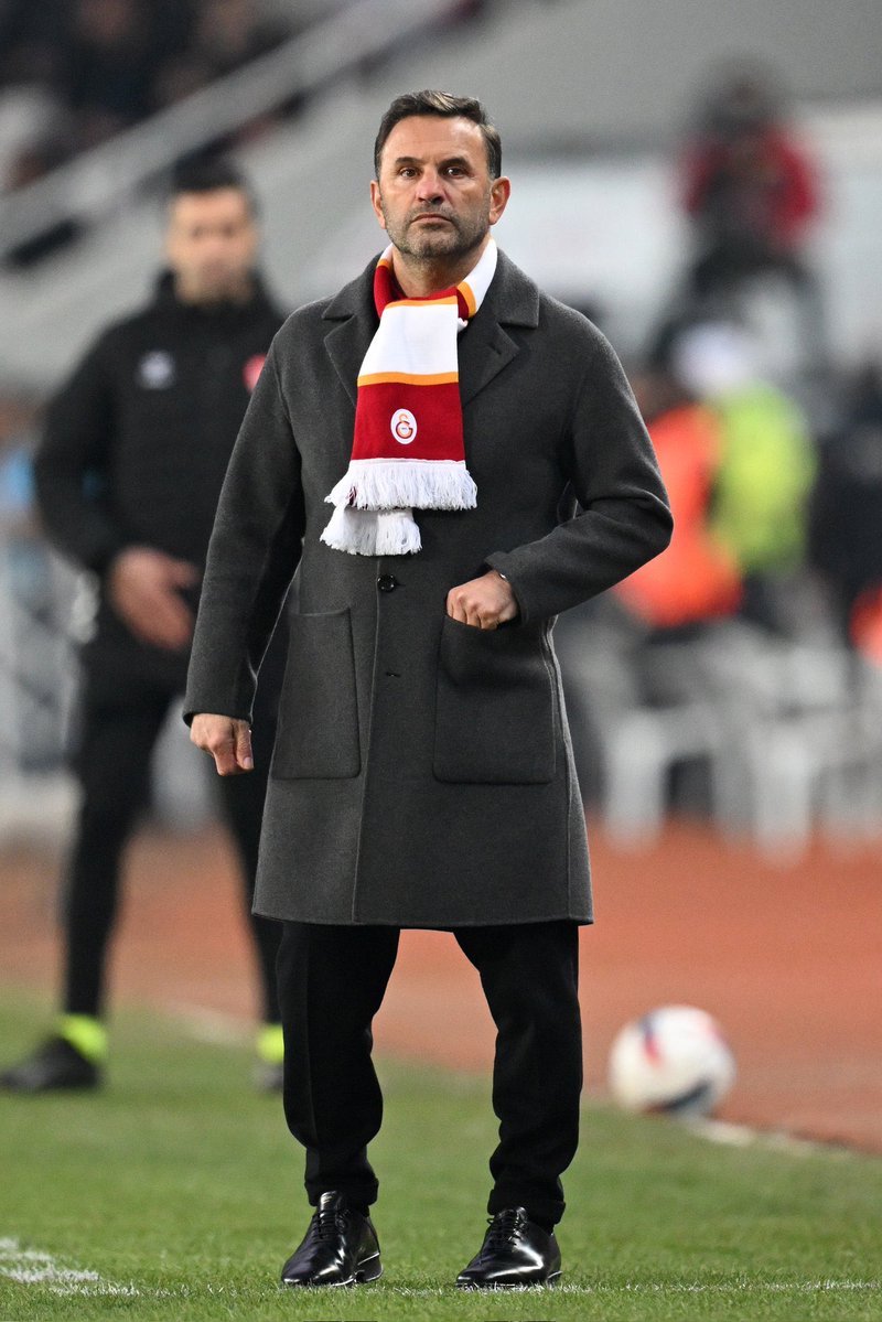 N E Ş E T tweet media