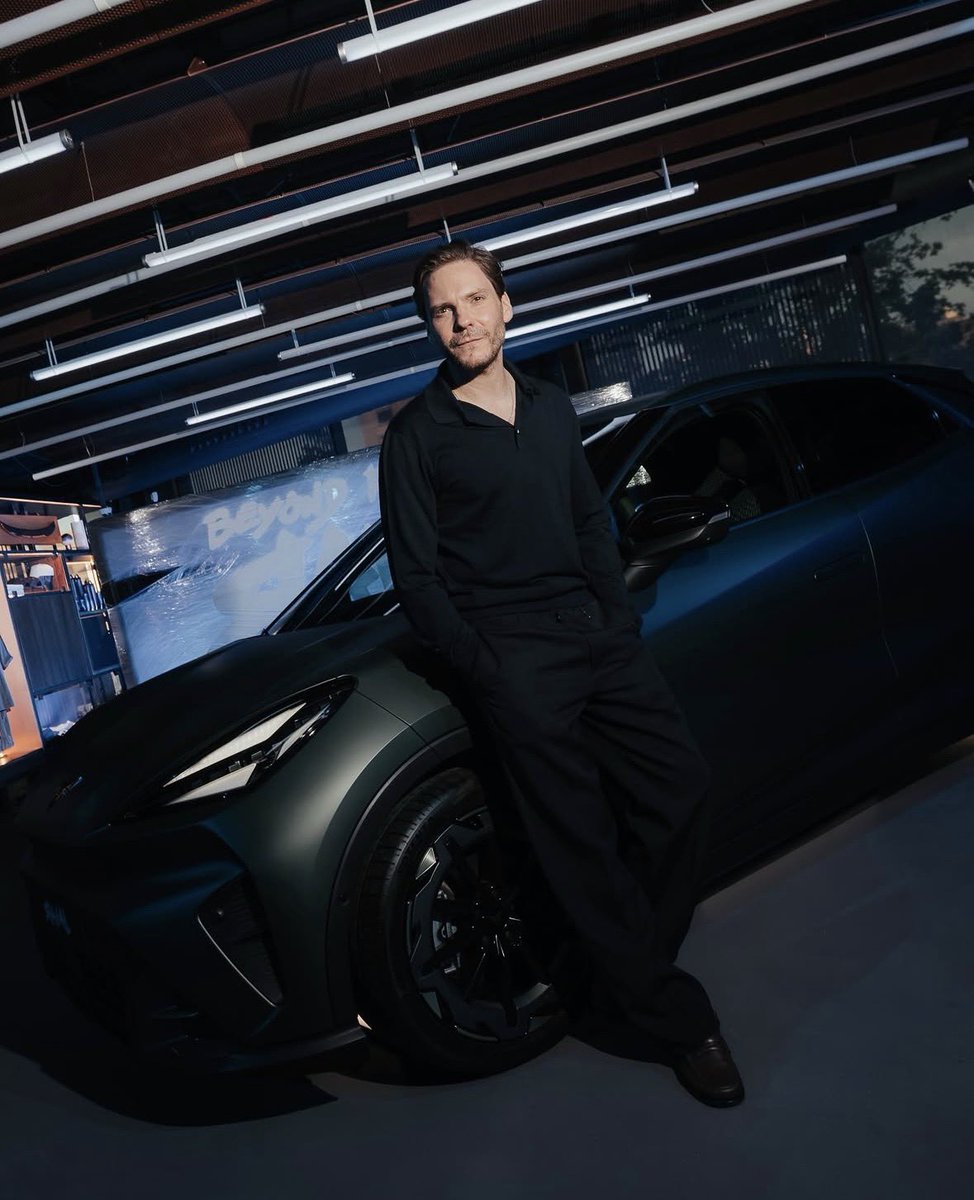 best of daniel brühl tweet media