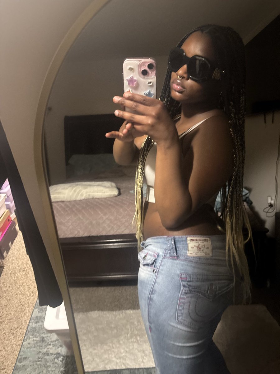 Babysheaaa_'s tweet photo. Kiss me through the phone🫦🫦👅 https://t.co/GEFjOr6mgp