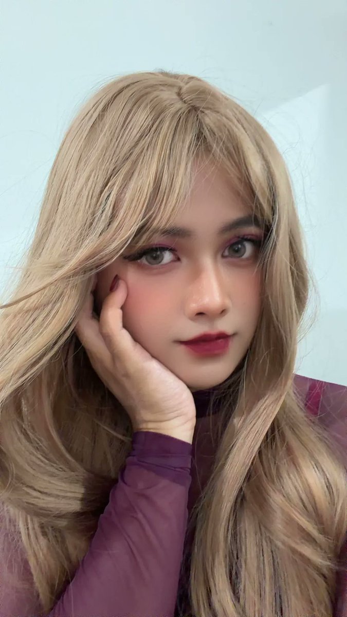 sissy clara tweet media