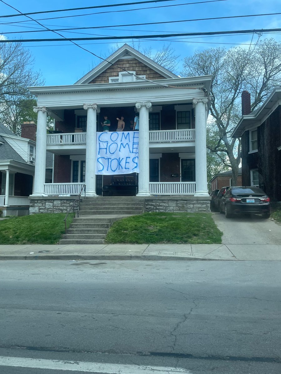 JZHoskins's tweet photo. Lexington, Kentucky prepared to host No. 1 overall player, Tyran Stokes. #BBN https://t.co/MOKtSi9YEs