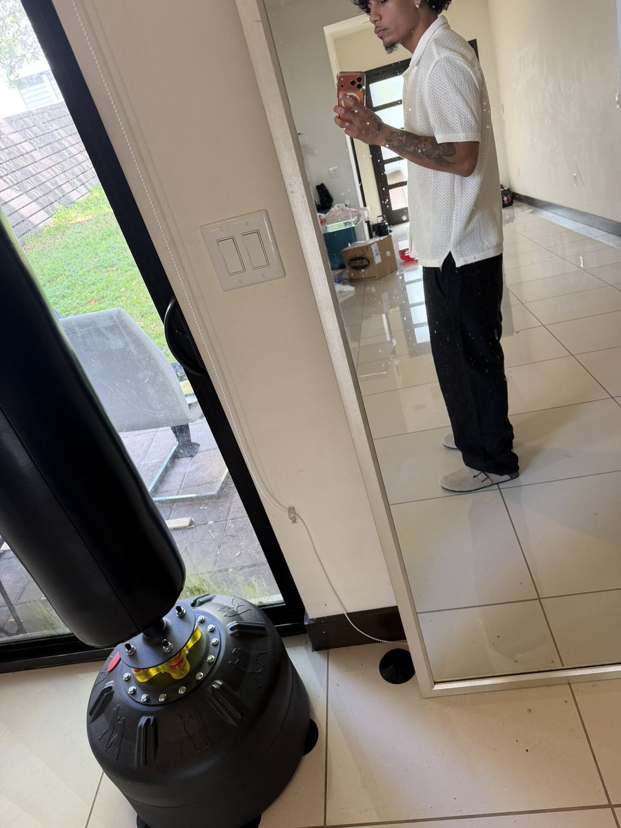 equisito tweet media