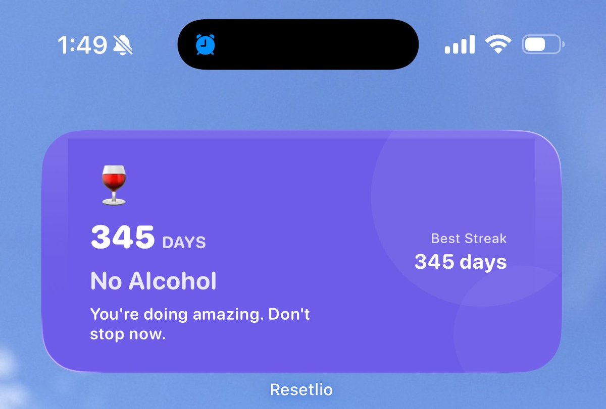 resetlio's tweet image. the Resetlio home screen shows your longest active streak, top stats, and upcoming milestones at a glance. plus a home screen widget so your streak is always one look away 👀 launching April 29th #indiedev #productivity