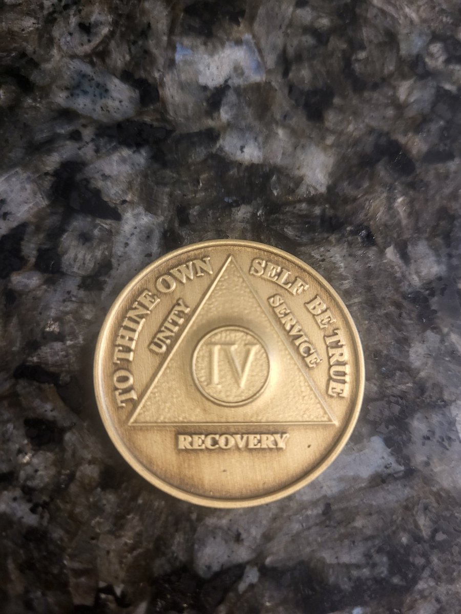 EmmaSavageXXX's tweet image. 4 years sober from alcohol. Not a single sip. 💯✨
This journey isn’t perfect, but it’s real and it’s mine. 🌿✨
If you’re on your own path, I’m proud of you. 🤍
Drop your date below, or reach out if you need someone who won’t judge. 🫶
#sober #aa #getlife