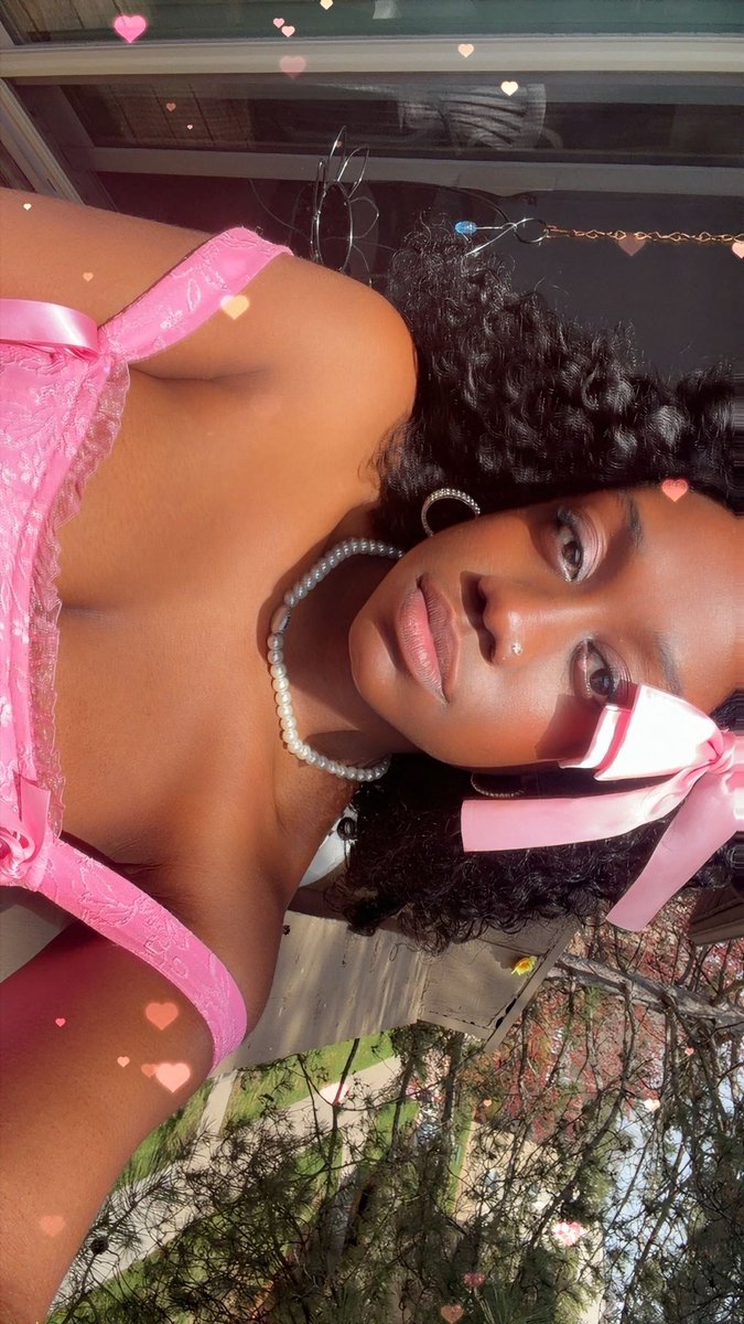 ali👩🏾‍❤️‍💋‍👩🏼 tweet media