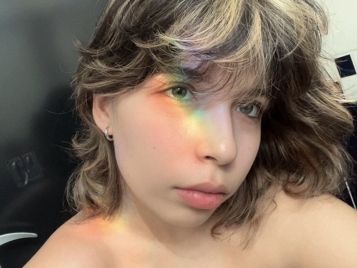 7th year: aki 𖤝 tweet media