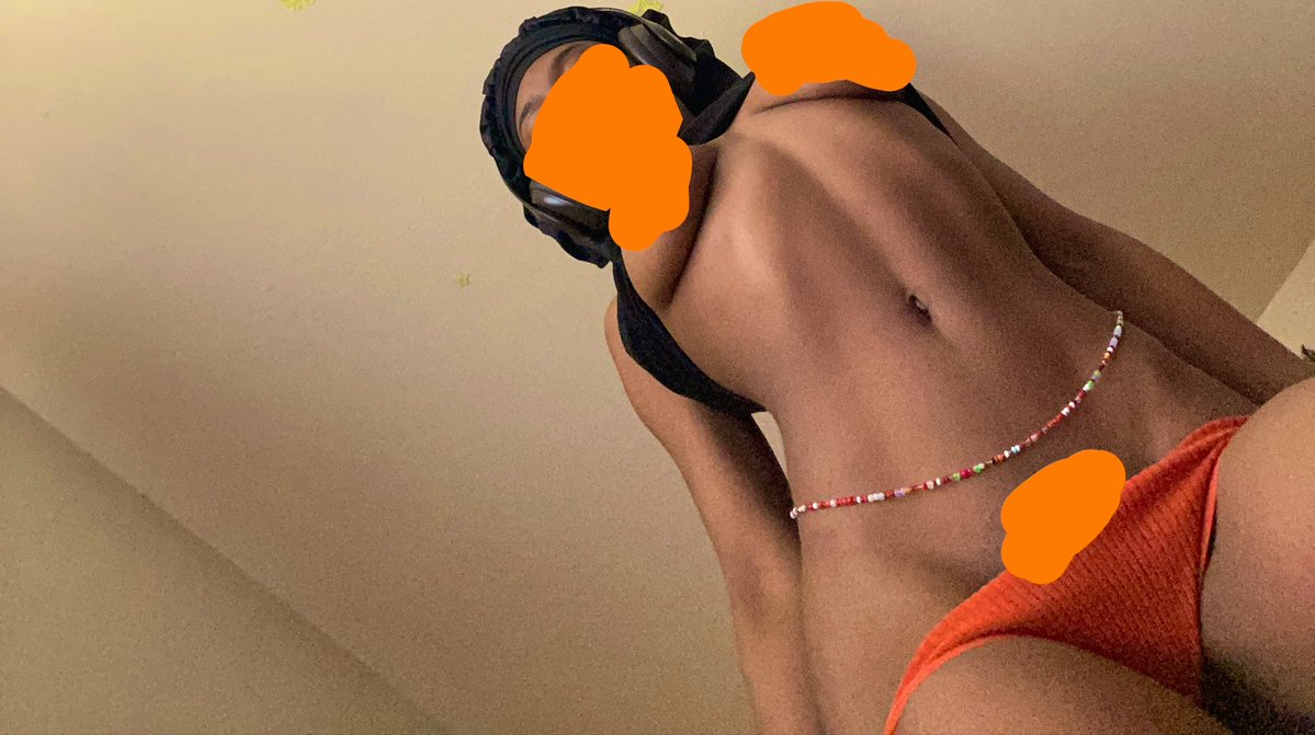 t1nybug's tweet image. ☀️🧡 #bc #bodycheck