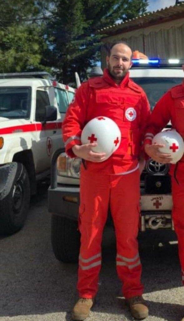 BREAKING: THE ISRAELI ARMY HAS JUST TARGETED THE RED CROSS IN BEIT YAHUN SOUTHERN #LEBANON.

ONE MARTYR AND THREE WOUNDED!! THE MARTYR IS HASSAN ALI BADAWI!