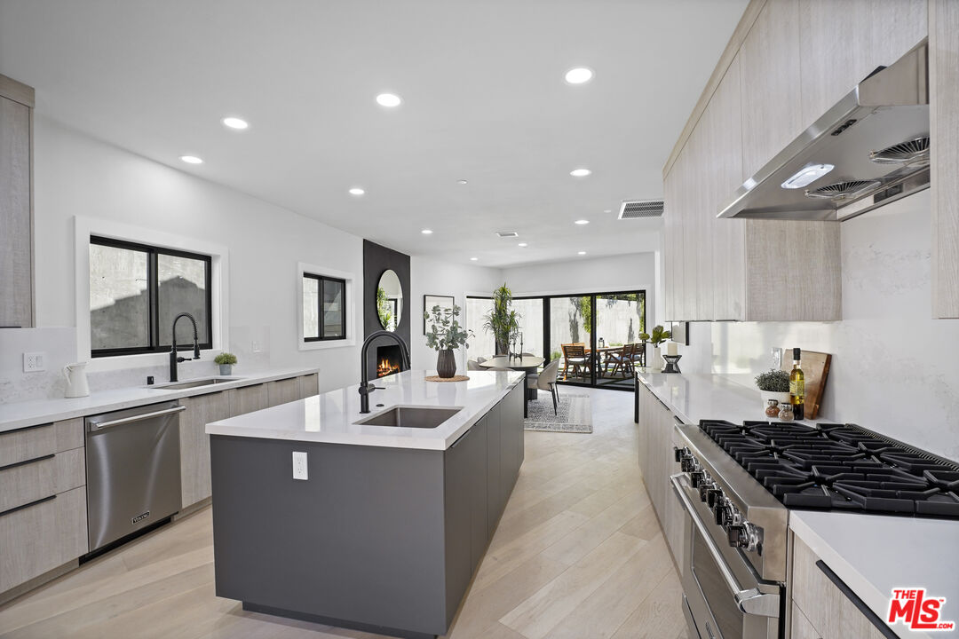 Dream Homes Magazine tweet media