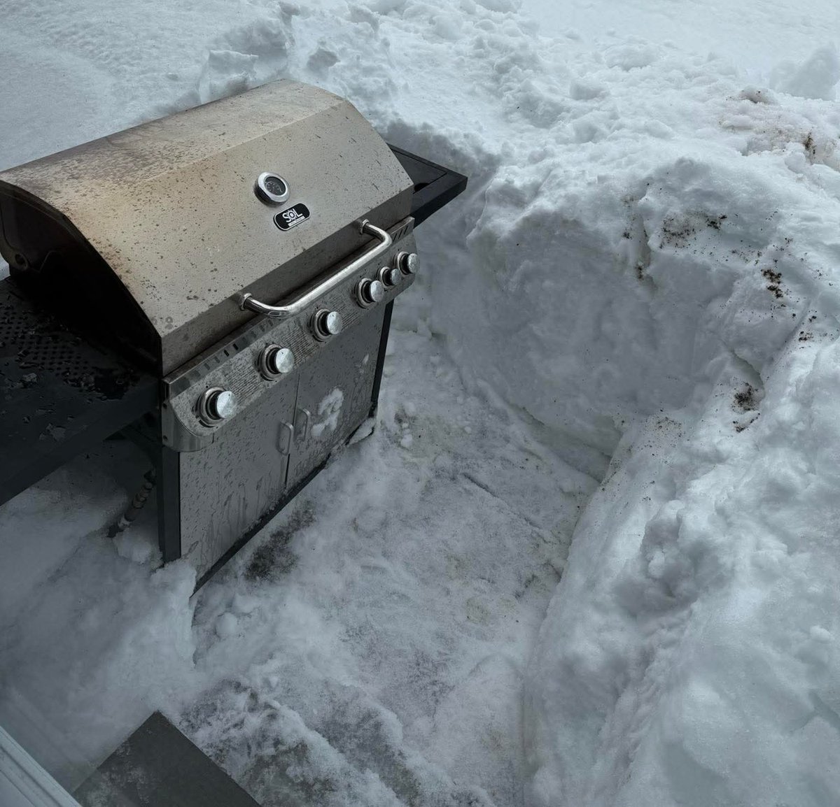 KERO_on_X's tweet image. #summertime #SundayReflection

"On va enfin pouvoir faire du BBQ"
  👽💬 MOI DEPUIS FÉVRIER 🔽