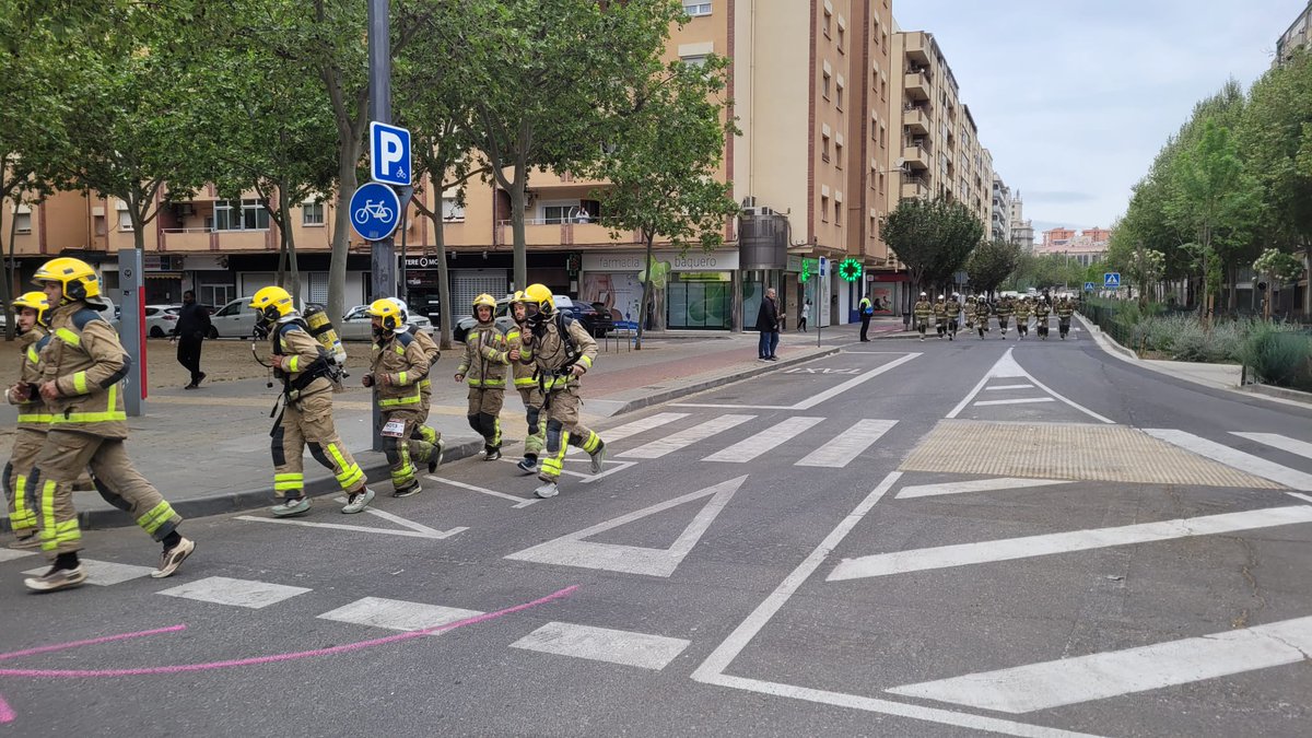 ITER5's tweet photo. 📣Aquest cap de setmana s'han disputat la Mut i la Cursa Bombers.

🚒🏃‍♀️En la Cursa de Bombers han participat 3.750 inscrits i Alba Bellostas i Ricard Pastó han guanyat en la 10K.

⛰️🏃‍♀️En la Montsec Ultra Trail han participat 550 persones i Emili Rafecas ha guanyat la Ultra Trail. https://t.co/7jHc0Kyzu0