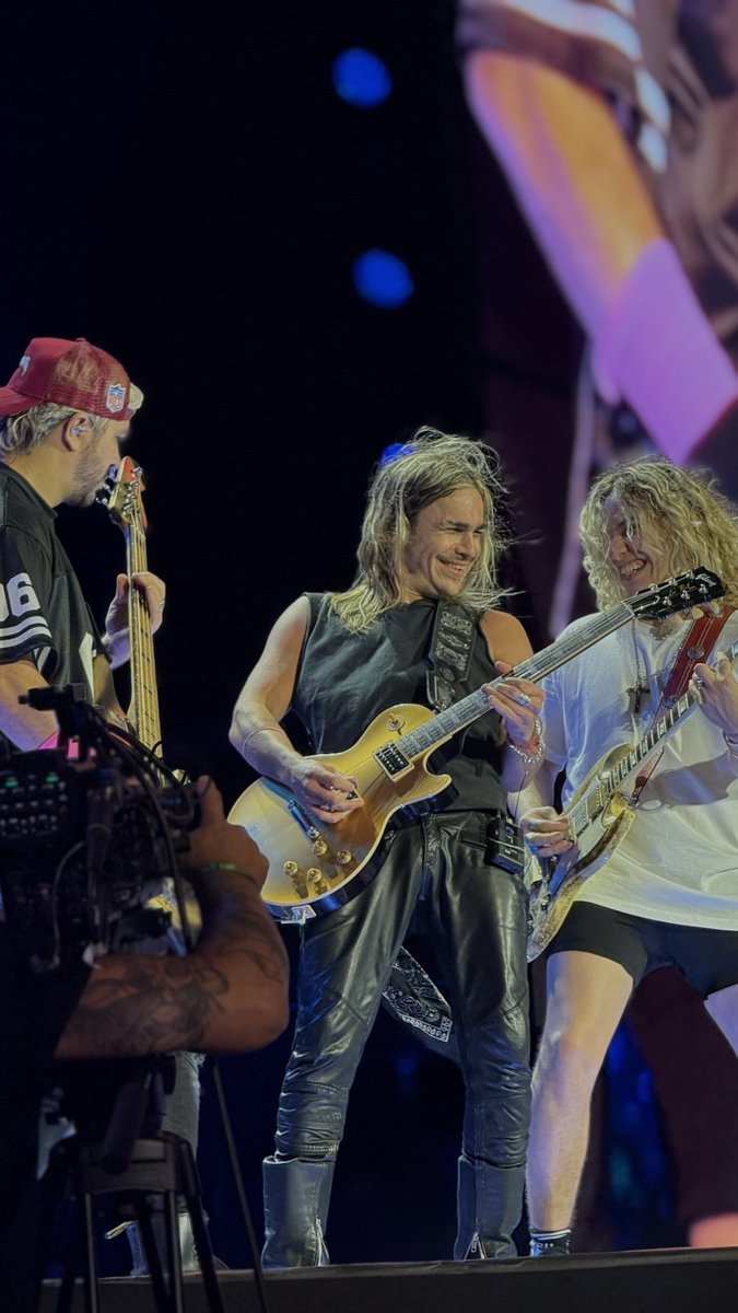 almipetru's tweet photo. los re mil amo😭 #airbag https://t.co/gL9mhlexK3