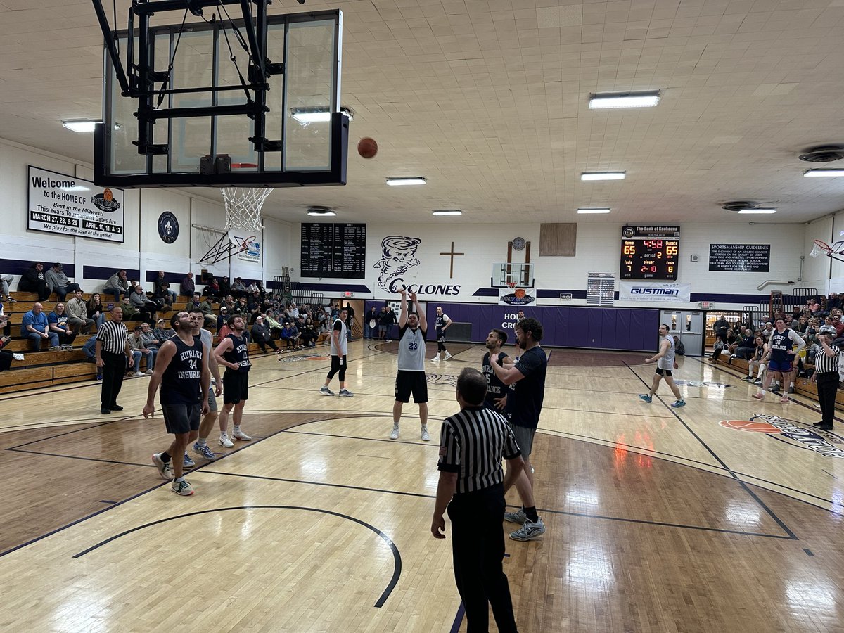 bowldirector's tweet photo. Milwaukee Basketball Club 65 
Hurley Insurance 65 

4:54 to play @hcmensopen https://t.co/58or06LJf6