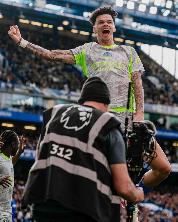 Blue Moon tweet media