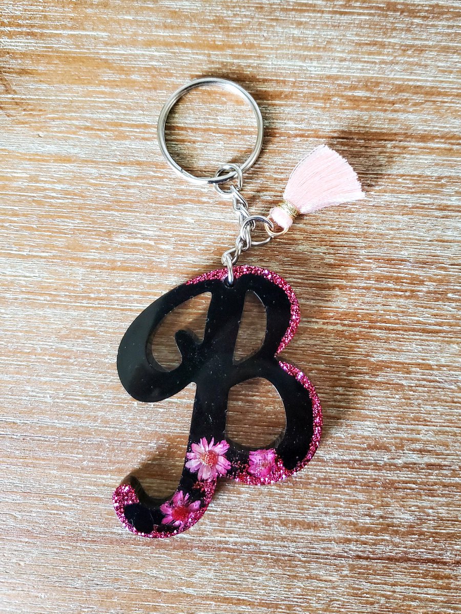 MinimalAbstrac1's tweet image. Black Initial Resin Keychains ⚫️🌈🌟
etsy.com/listing/169690…
#etsyshop #handmadehour #uniquegifts #giftsforfriend #giftsforher #womaninbizhour #CraftBizParty #SummerStyle #Springtime #rainbow #Flowers #personalizedgifts #Accessories #ColorPop #Keychains #SundayFunday