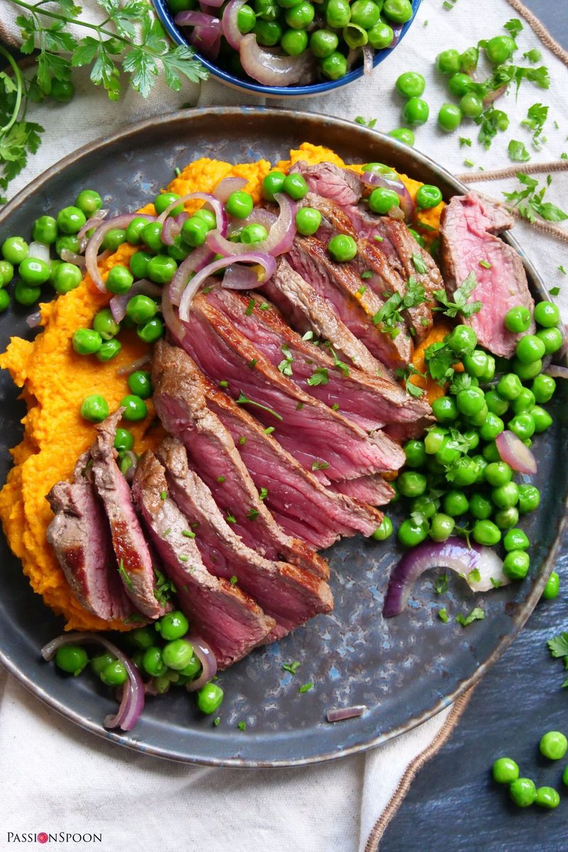 PassionSpoon1's tweet image. #recipe ➡️passionspoon.com/steak-on-carro…
It makes a perfect lunch or a gorgeous dinner, especially when a tender steak is paired with a creamy sweet carrot-tahini purée and green peas. #steak #beef #dinner #healthy #food