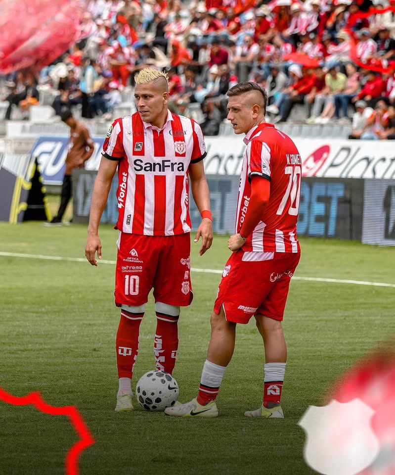 Bueno mi gente, un partido malo no tiene porque significar una temporada mala.
Hoy, simplemente no nos salió nada, lo que nos queda es corregir y buscar mejorar el próximo partido. 
Con los colores en alto siempre rodillo querido ❤️🤍