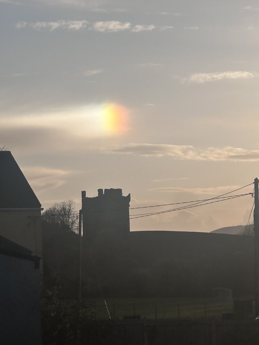 AilsKelleher's tweet photo. A beautiful sundog over Clodagh Castle in Cork… https://t.co/phtrF5nzSU
