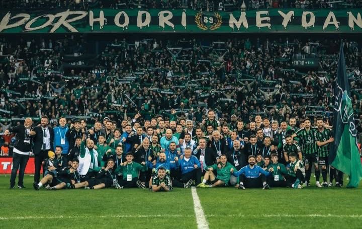 salcareyiz's tweet photo. Galatasaray’a içerde koydu, deplasmanda berabere kaldı. Kardeş takımımdır o benim. Eyvallah Kocaelispor https://t.co/2MY09gHGoK