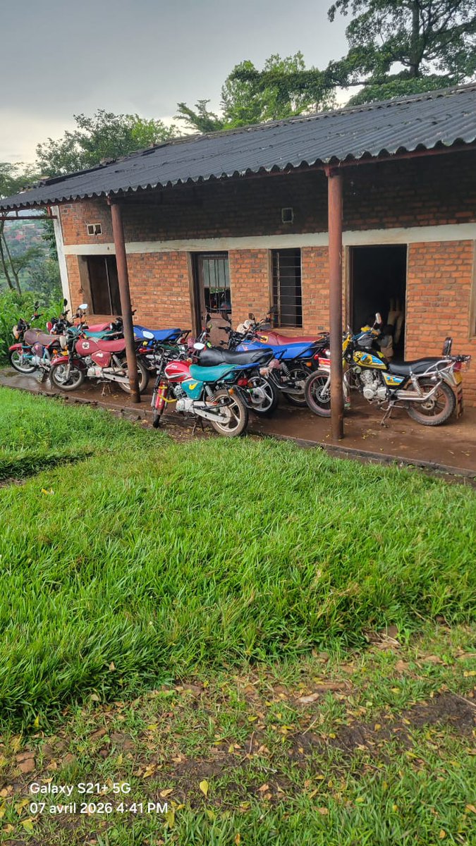 MagazineJimbere's tweet image. 🚨 88 motos ont été saisies par la police dans différents commissariats de la province de #Bujumbura entre le 7 et le 10 avril 2026, dans les communes de #Bukinanyana, #Mugina et #Cibitoke

🗣️Selon des sources policières, certaines de ces motos circulaient sans documents, tandis