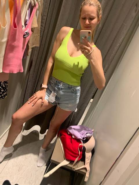 StellaC67745's tweet photo. Hi handsome I’m here for fun and relationships but I got restricted you can text me or send me friend request https://t.co/7As2WxHXf8
