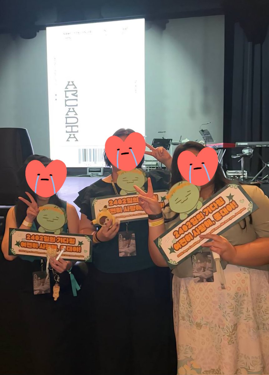 daemeow's tweet photo. Said mountain included making #ArcadiaGardenCity happen at the worst timing ever I am way too old for a CCA this intensive. Still making up for lost productivity hours at 3am but I'll sign myself up for this again in a heartbeat w @sunnysidechen @thundernini_ https://t.co/qGPLRaaVjZ