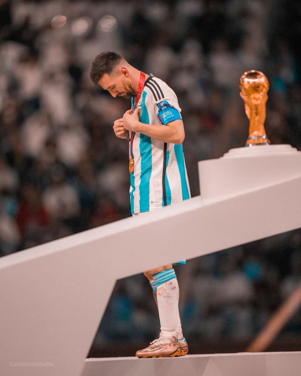 LM10GOAT 🐐 tweet media