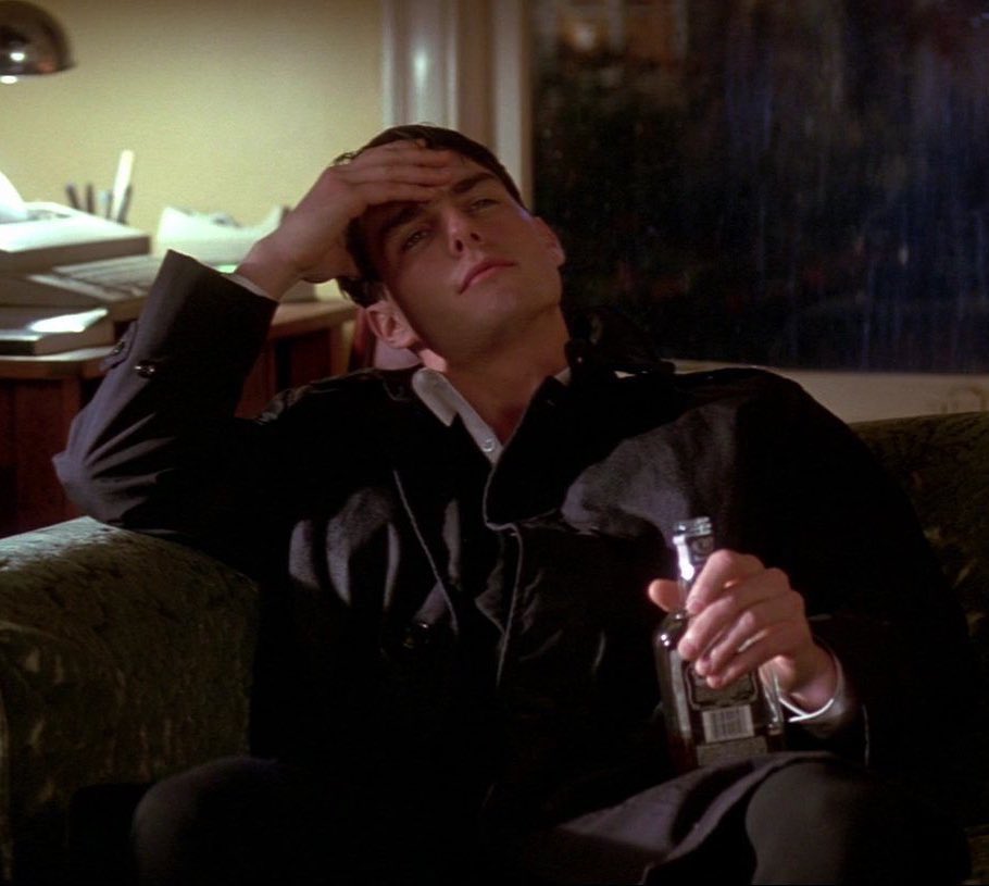 mavsaviators's tweet photo. yknow what lemme plug in my fav if you’re into sweaty pathetic lawyer tom cruise having the worst day of his life watch a few good men (1992) because look at this material https://t.co/M7G3X5h2z6