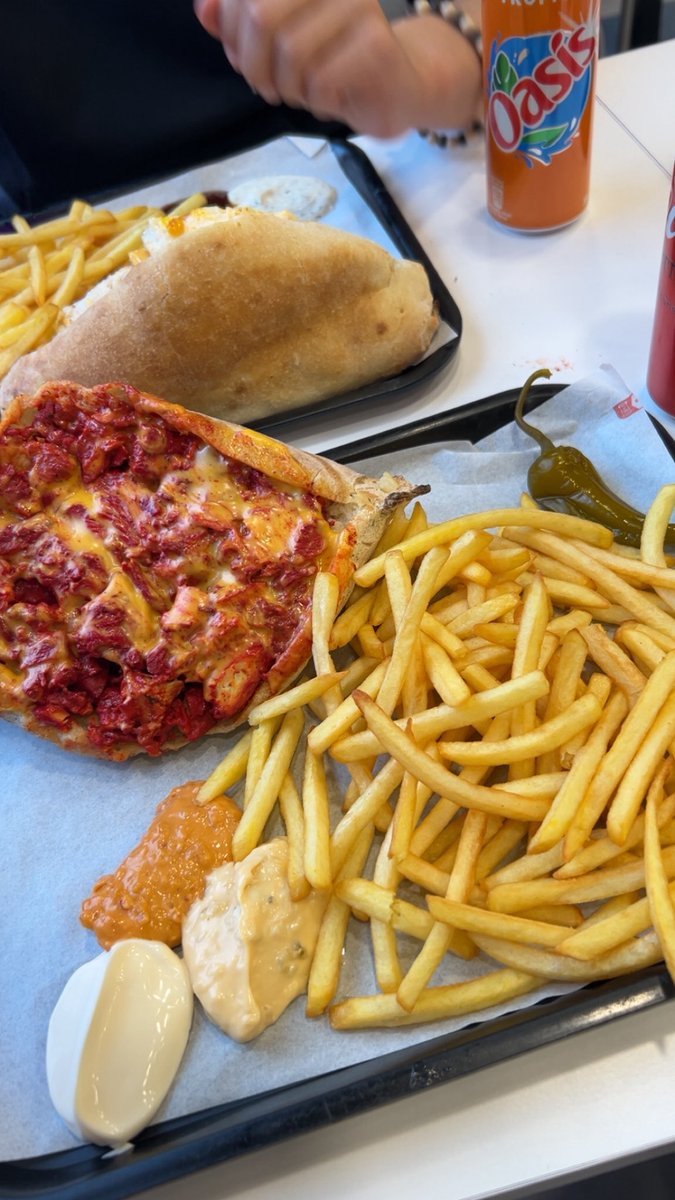 𝙀𝙇 𝘽𝙀𝙍𝘼𝙏𝙄𝙉𝙃𝙊 tweet media