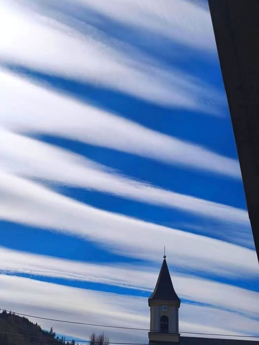 DELTA9_DELTA9's tweet image. this was spotted over Slovakia #geoengineering